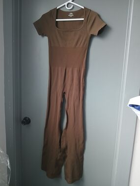 Brown Ribbed Short-Sleeve Jumpsuit for Women